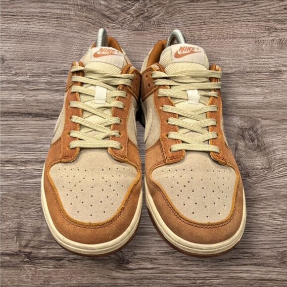 Nike Dunk Low Curry - Picture 2 of 5